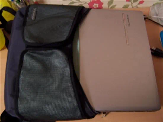 켄싱턴 노트북가방 다양한 수납공간 백팩 디자인이 맘에 드네요