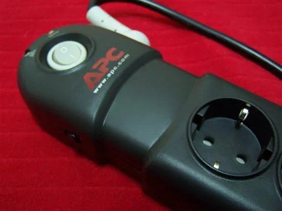 낙뢰, 과전압으로 전자제품을 보호하는 APC 서지보호기 P5B-KR 과전압 차단 5구 멀티탭 12 cfile25.uf@154DEC0B4B63B71D16E25B 안전 셔터