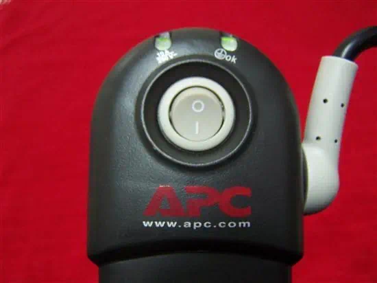 낙뢰, 과전압으로 전자제품을 보호하는 APC 서지보호기 P5B-KR 과전압 차단 5구 멀티탭 10 cfile3.uf@1664260F4B63B46B0D7130 전원 스위치와 2개의 LED