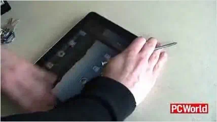 애플 아이패드 출시날 아이패드 부셔버린 사람들과 피씨월드의 아이패드 스트레스 테스트 2 Smash iPad01 애플 아이패드 출시날 아이패드 부셔버린 사람들과 피씨월드의 아이패드 스트레스 테스트