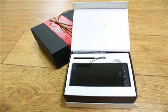 LG 스마트폰 옵티머스Z 살펴보기 6 cfile21.uf@2056F8124C635BC7F4832C 옵티머스Z 패키지 박스 오픈