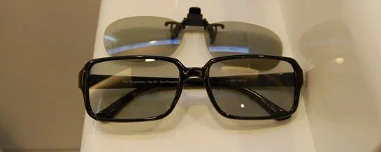 엑스노트 R590-DR3DK에 제공되는 편광 안경 2가지