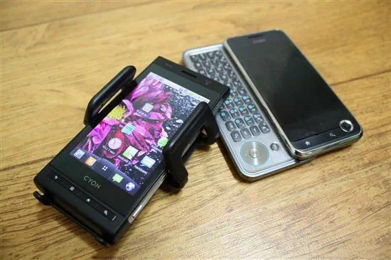 엑스기어 파워포트 자동차 시거잭 삽입형 스마트폰, 휴대폰 거치대 XGP652 18 cfile26.uf@110453254C766998503AC3 시거잭 층전기