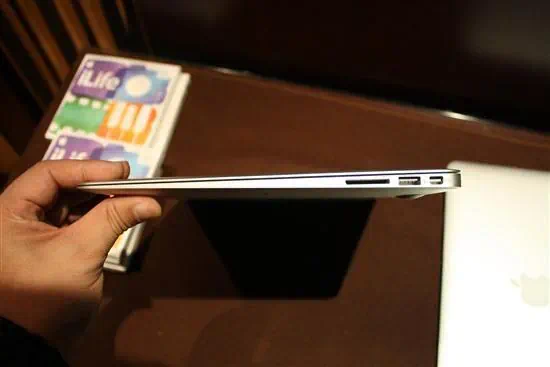 애플 맥북, 한국서 갑자기 잘 팔리는 이유는? - 애플 맥북에어 출시행사 참석 후기 6 macbook air 14 애플 맥북 에어