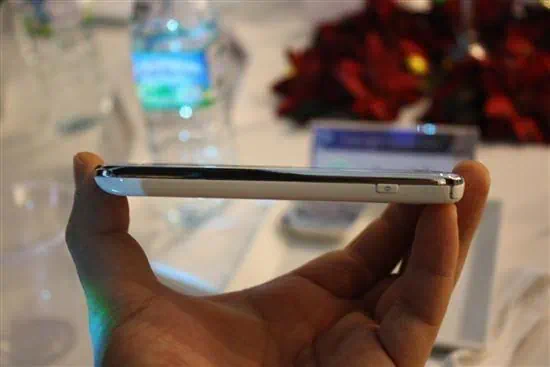 갤럭시 플레이어 가격 변동없이 출시, 갤럭시 플레이어 쇼케이스 씨스타 출연 6 galaxy player 8171 갤럭시 플레이어