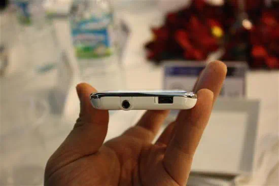 갤럭시 플레이어 가격 변동없이 출시, 갤럭시 플레이어 쇼케이스 씨스타 출연 8 galaxy player 8173 갤럭시 플레이어