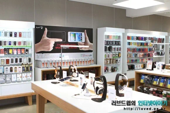 It, KT, SKT, smart shop, T World, T world smart, T world smart shop, T월드, T월드 스마트, T월드 스마트샵, 갤럭시S2, 랩독, 모바일, 모토로라 줌, 삼성, 삼성 모바일, 스마트샵, 스마트폰, 아이패드2, 아이폰, 아이폰4, 아트릭스, 아트릭스 랩독, 안드로이드, 애플, 영풍문고, 줌, 태블릿PC, 티월드