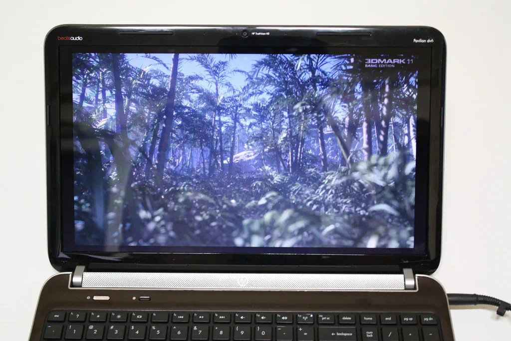 휴대성과 강력한 성능을 겸비한 노트북 HP dv6-6014tx 39 IMG 6952 그래픽 벤치마크 테스트 중인 HP 파빌리온 dv6-6014tx