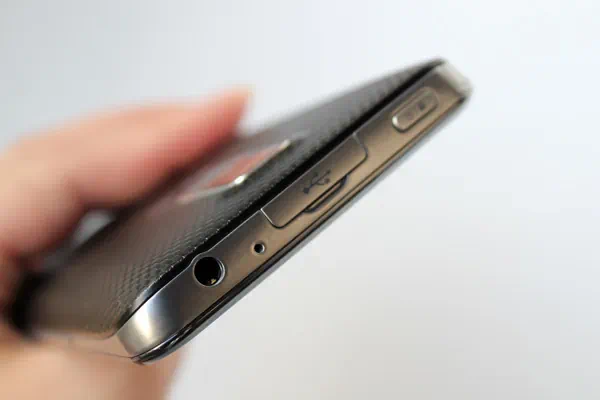 갤럭시S2 LTE 스펙을 능가하는 인텔 SSD 속도 출시는 팀킬인가? 7 8 갤럭시S2 HD LTE
