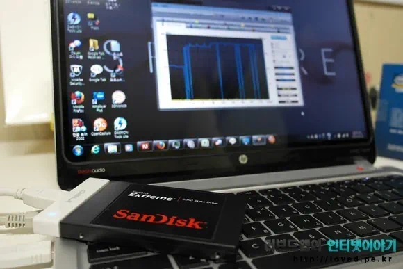 HP 노트북, 스펙터XT 13-2012TU 벤치마크 22 HP Envy SpectreXT USB 3.0으로 SSD 연결