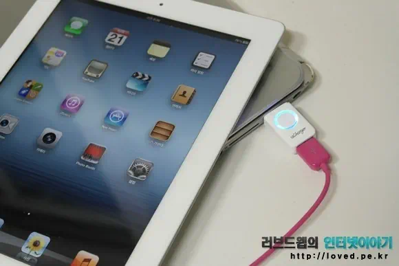 스마트폰 고속 충전 USB 어댑터 아이패드도 충전 될까? 6 cfile22.uf@173B773A5033AC440B1B74 고속 충전 어댑터로 뉴아이패드 충전 중