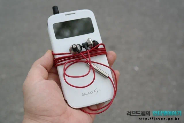 커널형 이어폰 아토믹 플로이드 파워잭스 리모트 30 cfile28.uf@252C1C4D5186AECC17335C 스마트폰에 둘둘 말은 이어폰 줄