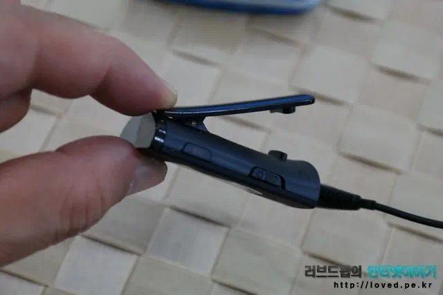 LG 블루투스 헤드셋 BTS1 살펴보기 18 cfile21.uf@25226C375232F4832E66C5 BTS1 뒷면의 고정 클립