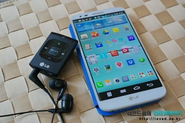 LG G2와 BTS1 헤드셋