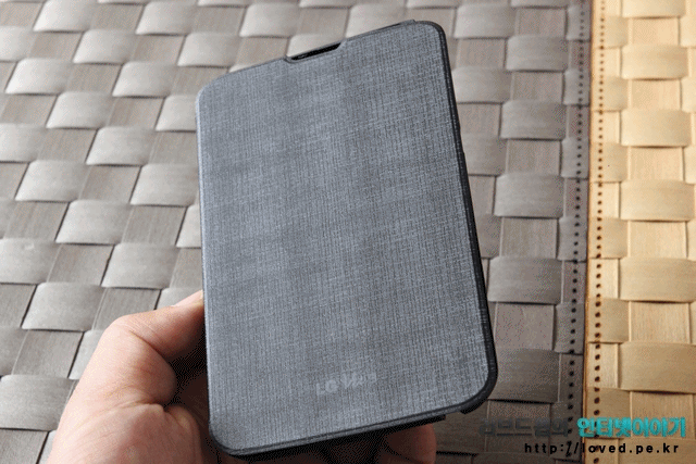 LG 뷰3 퀵뷰 케이스 블랙 재질 