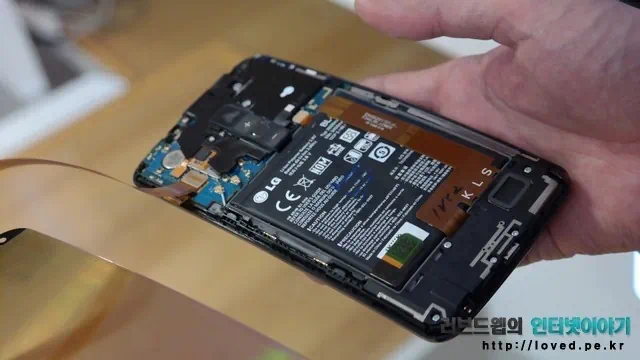 LG G플렉스 플렉시블을 위해 얻은 것과 잃은 것 6 cfile25.uf@225E4946527F40CA0B4233 G플렉스 배터리